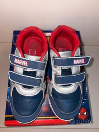 Scarpe Spider-Man con luci n. 28