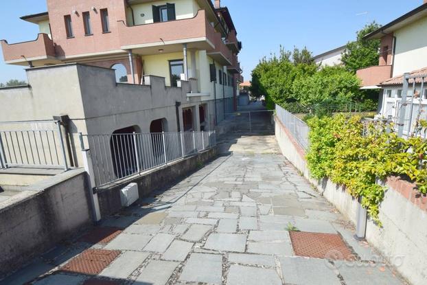 Rif.2460CA45534| locale commerciale gragnano treb