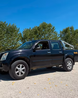 Isuzu PICK UP 4X4 fuoristrada N1