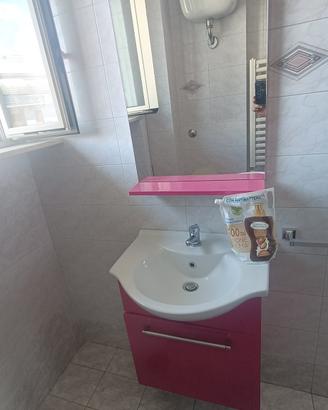 Mobile bagno completo Fucsia con lavabo, specchio