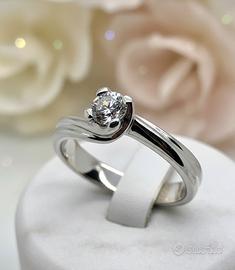 anello oro bianco Solitario 18kt fidanzamento