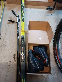 Set sci da fondo scarpe,  bastoncini e sci