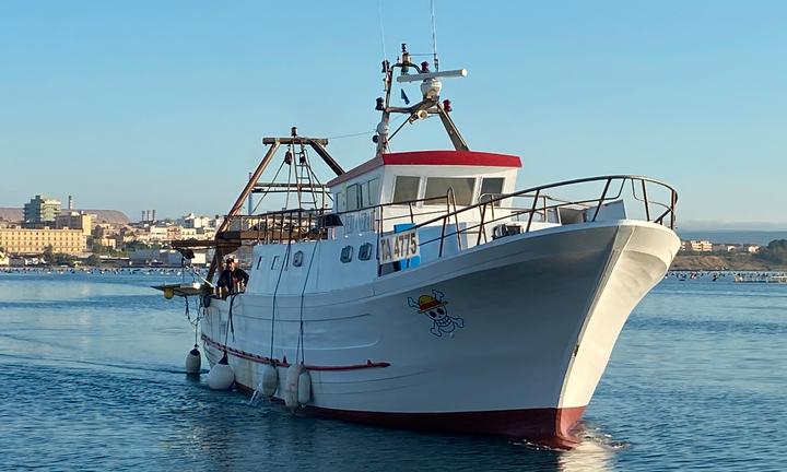 Peschereccio motopesca licenza a strascico