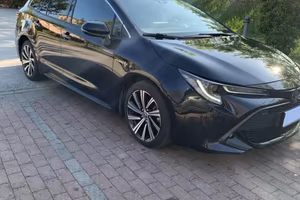 Autovettura Toyota 1.8 full hibrid Style SW