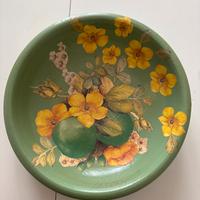 Ciotola in legno decorata a mano