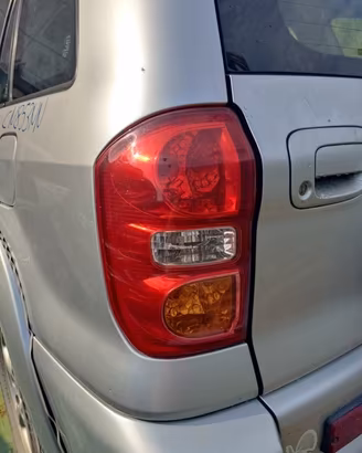 Fanale posteriore sinistro TOYOTA RAV 4 del 2004