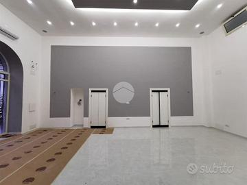 LABORATORIO A NAPOLI