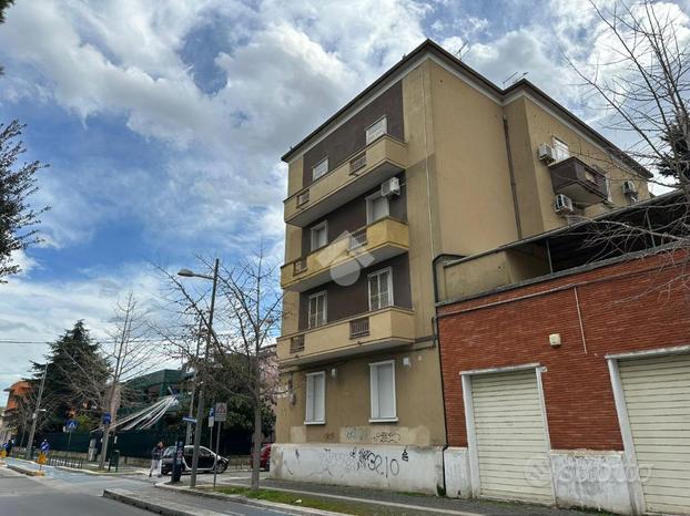 4 LOCALI A FOGGIA