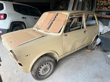 Autobianchi A112 junior, con targhe