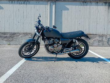 YAMAHA 4V7 XJ400 CAFÉ RACER