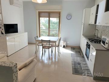 Appartamento trilocale arredato con posto auto