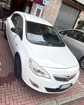Opel Astra J Cosmo S