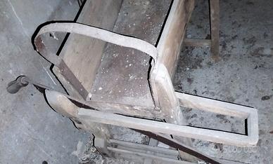 Antico attrezzo agricolo