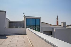 ATTICO IN DUPLEX: spazio, panorami privati ed e...