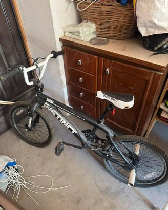 Bici bmx instinct