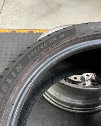 MICHELIN 235/40/ZR19 96Y