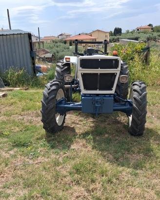 Trattore lamborghini  piu trincia e fresa