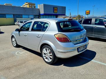 Opel Astra Diesel full optional