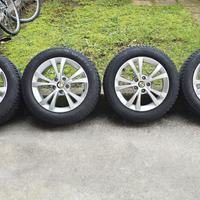 cerchi in lega Alfa Romeo più pneumatici