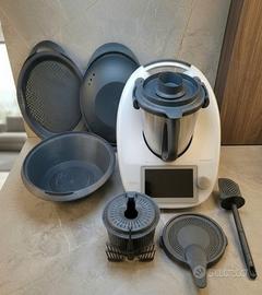 Bimby TM 6 pari al nuovo + accessori extra 