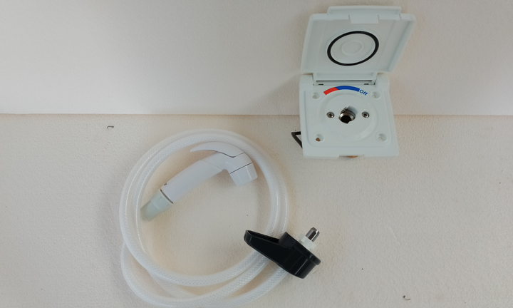 Presa acqua esterna caldo/freddo camper