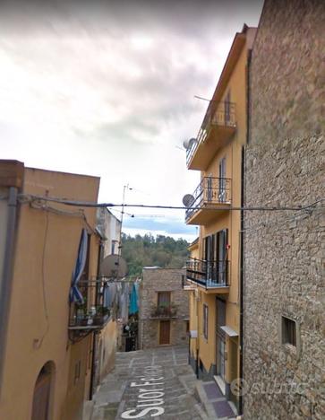 Casa Indipendente su 4 Piani a Caccamo (PA)