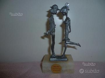 Statuette coppie innamorati in peltro anni 70
