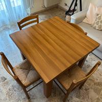 Tavolo allungabile con sedie