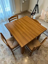 Tavolo allungabile con sedie