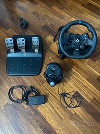 Logitech G923 volante pedali e manopola cambio