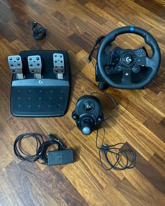 Logitech G923 volante pedali e manopola cambio
