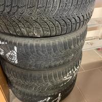 Pneumatici invernali abbinati a cerchi in lega