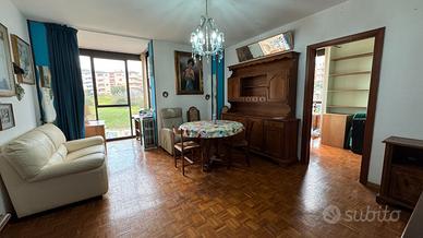 A due passi dal mare con ascensore e garage