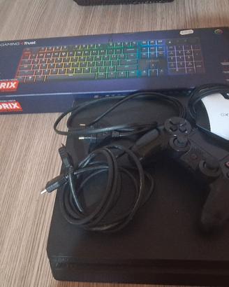 ps4 slim.
