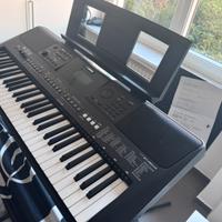 Tastiera Yamaha psr E 463 con accessori
