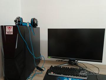 PC fisso da gaming con monitor