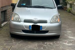 Toyota yaris 1000 benzina 5 porte