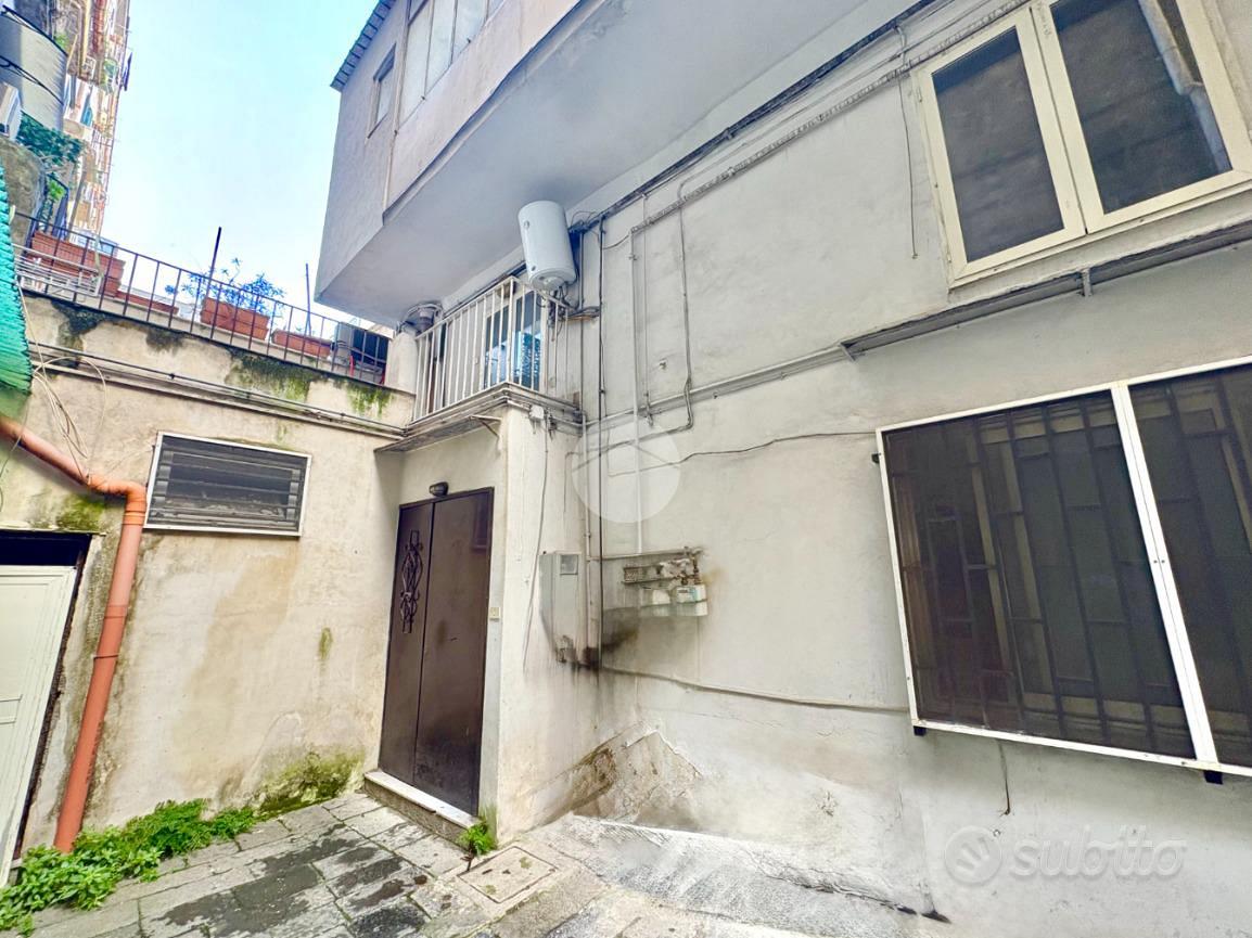 Apartment in Napoli, San Lorenzo, Municipalità 4 - Altro