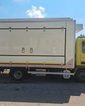 CAMION IVECO EUROCARGO CON SPONDA IDRAULICA