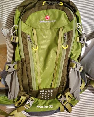 Zaino da montagna nuovo