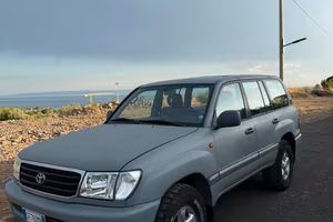 Toyota land cruiser 100
