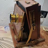 Antica macchina fotografica 