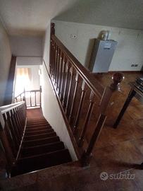 Scala da interno in vero legno