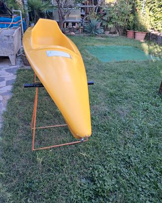 Kayak giallo