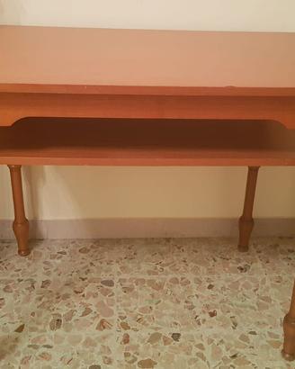 Tavolo da soggiorno o scrivania