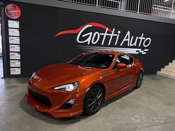 TOYOTA GT86 KIT RESTYLING GME RACING ORANGE SCAR