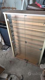 Vetrinetta Espositiva da Parete – Design Elegante 