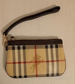 Stupenda Pochette Burberry