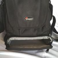 Borsa Lowepro per macchina fotografica +vano extra