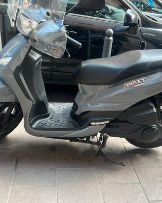 peugeot tweet 125